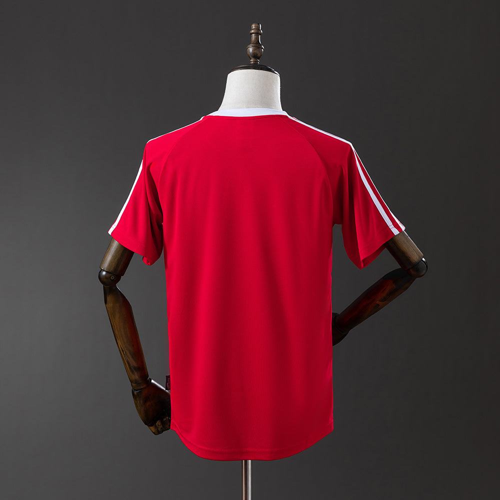 Camiseta retro Bayern Múnich 2000/01 primera equipación detalle escudo Champions – Cortita y al Pie