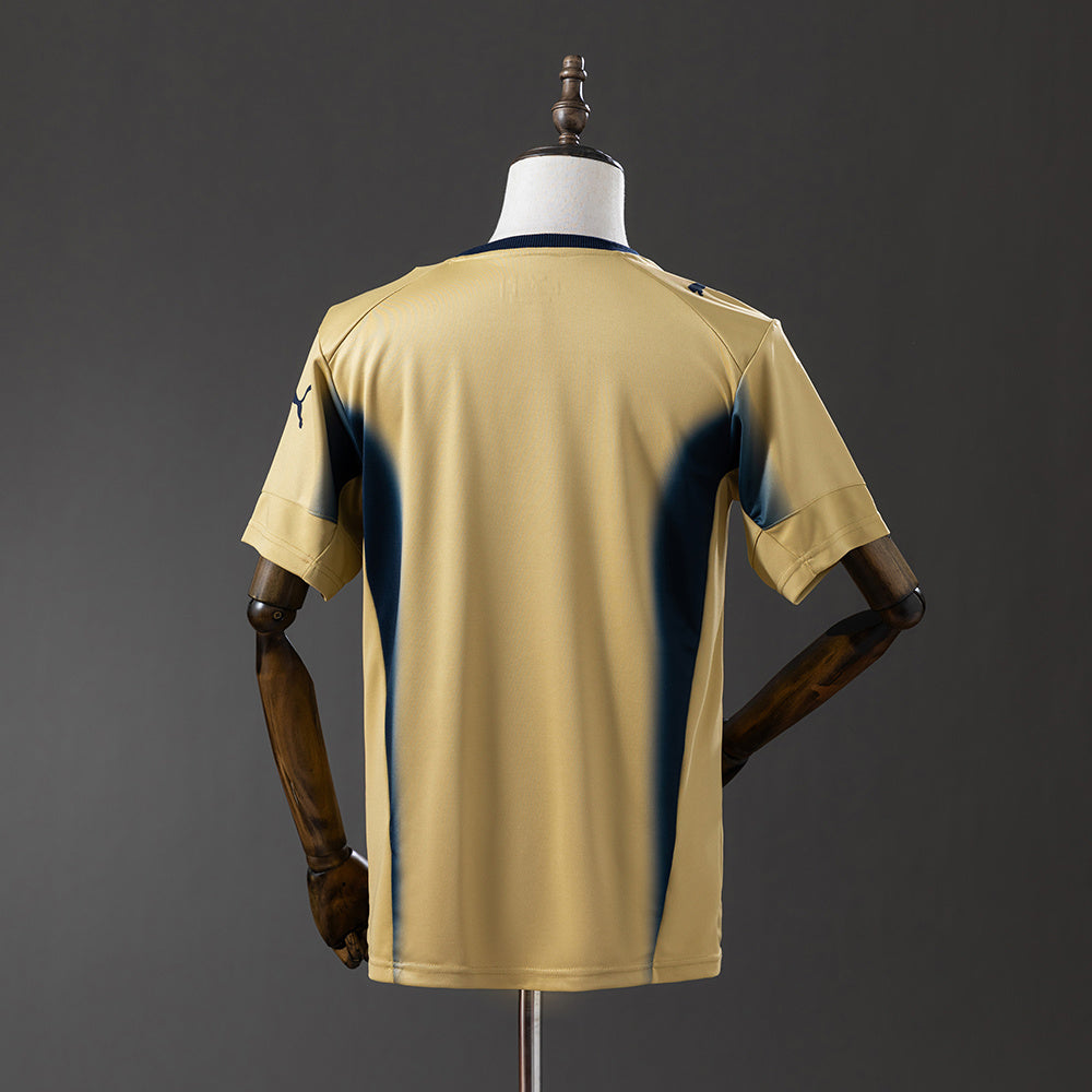 Camiseta retro Italia 2006 portero primera equipación detalle escudo Buffon – Cortita y al Pie