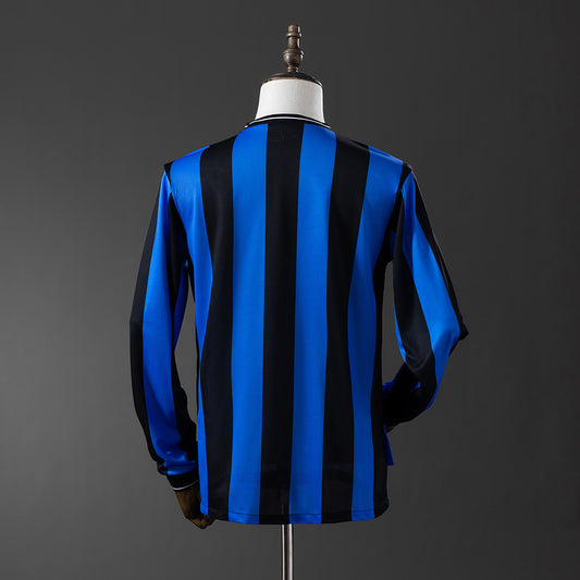 Camiseta retro Inter de Milán 2009/10 primera equipación manga larga detalle escudo – Cortita y al Pie
