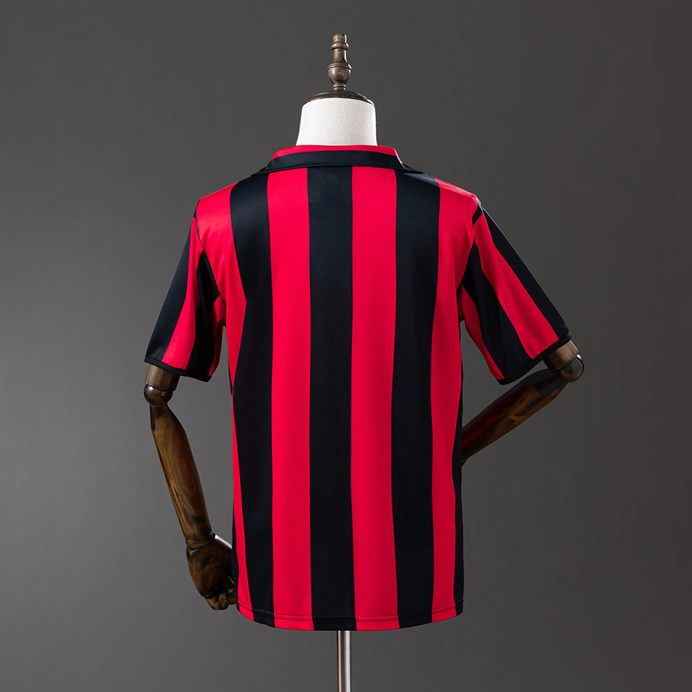 Camiseta retro AC Milan 1988/90 primera equipación detalle escudo clásico – Cortita y al Pie