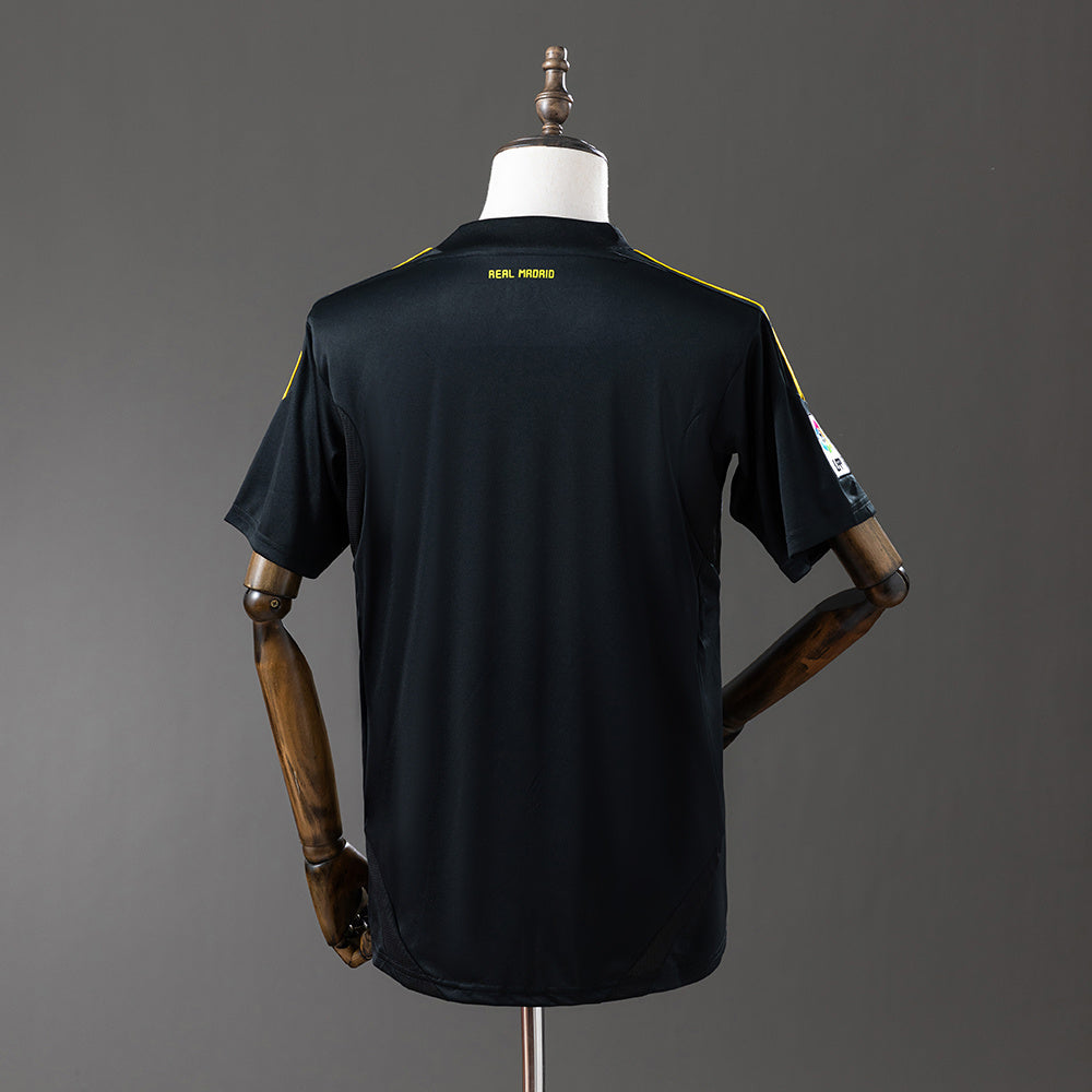Camiseta retro Real Madrid 2011/12 portero primera equipación detalle – Cortita y al Pie