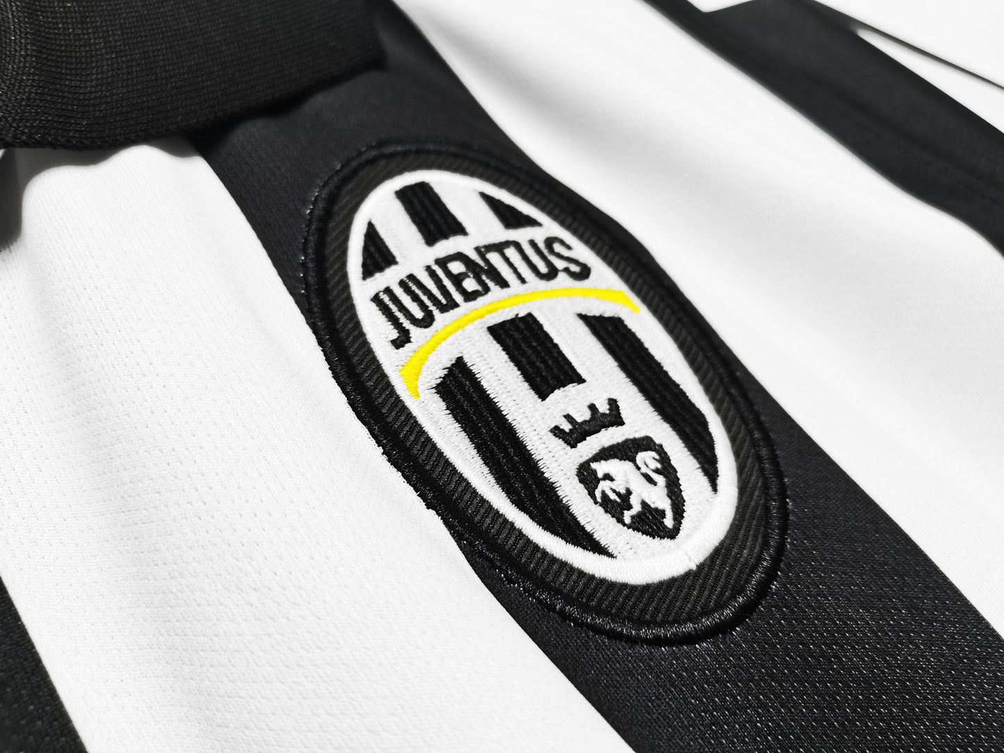 Camiseta retro Juventus 2014/15 primera equipación lateral bianconeri – Cortita y al Pie
