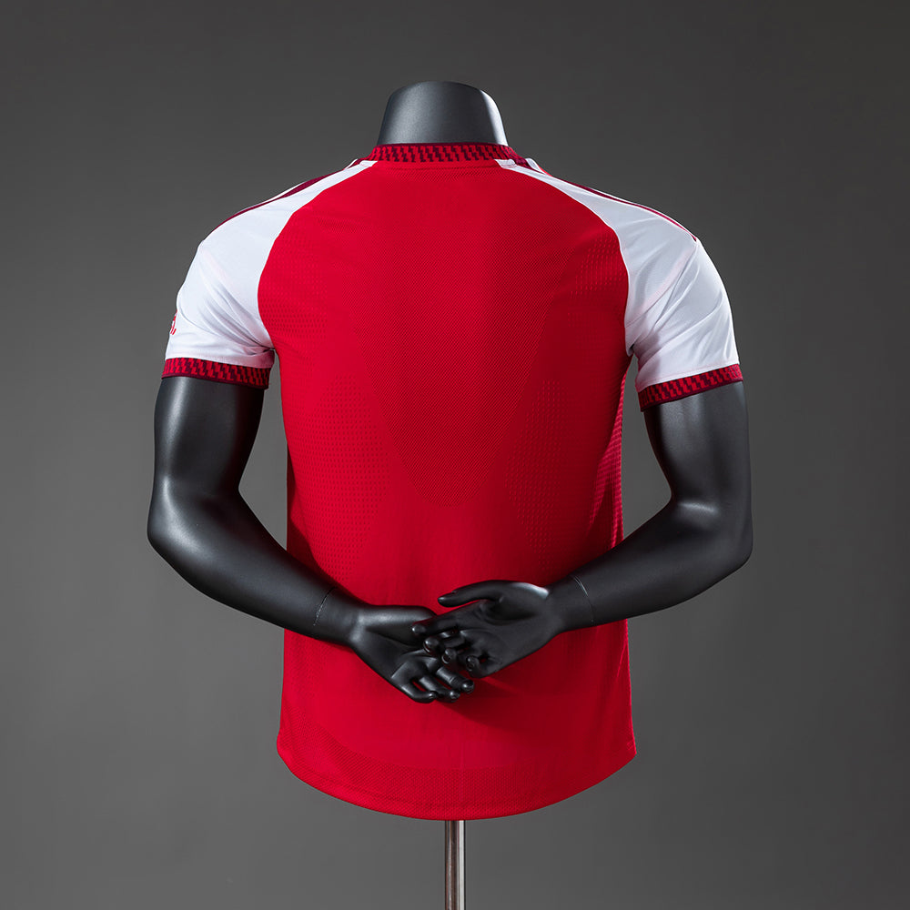Camiseta Arsenal 2026/27 primera equipación versión jugador detalle escudo – Cortita y al Pie