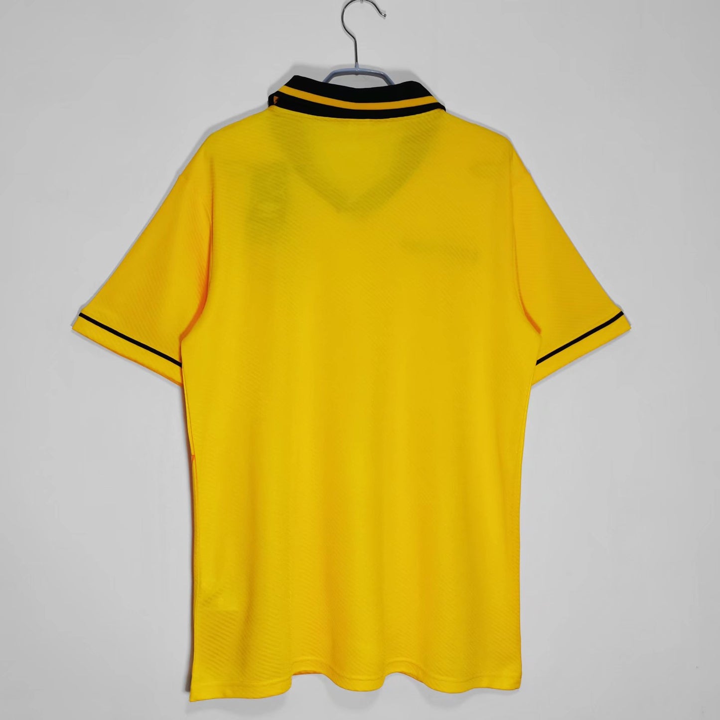 Camiseta retro Brasil 1994 primera equipación detalle escudo campeón – Cortita y al Pie