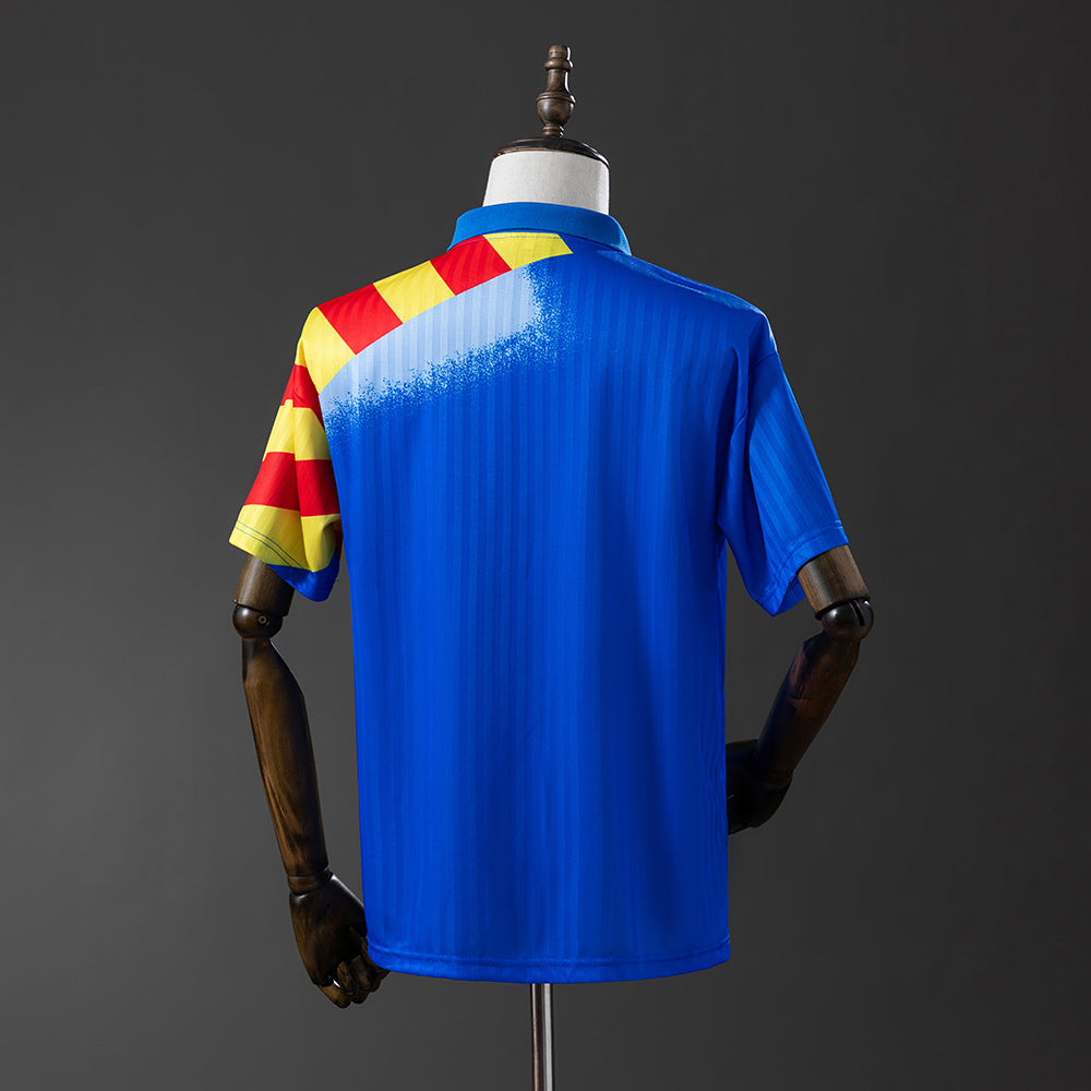 Camiseta retro Valencia CF 1995/96 segunda equipación naranja detalle escudo – Cortita y al Pie