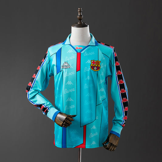 Camiseta retro FC Barcelona 1996/97 segunda equipación naranja detalle escudo – Cortita y al Pie