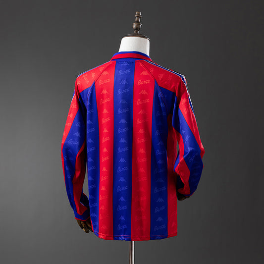 Camiseta retro FC Barcelona 1995/96 primera equipación manga larga detalle escudo – Cortita y al Pie