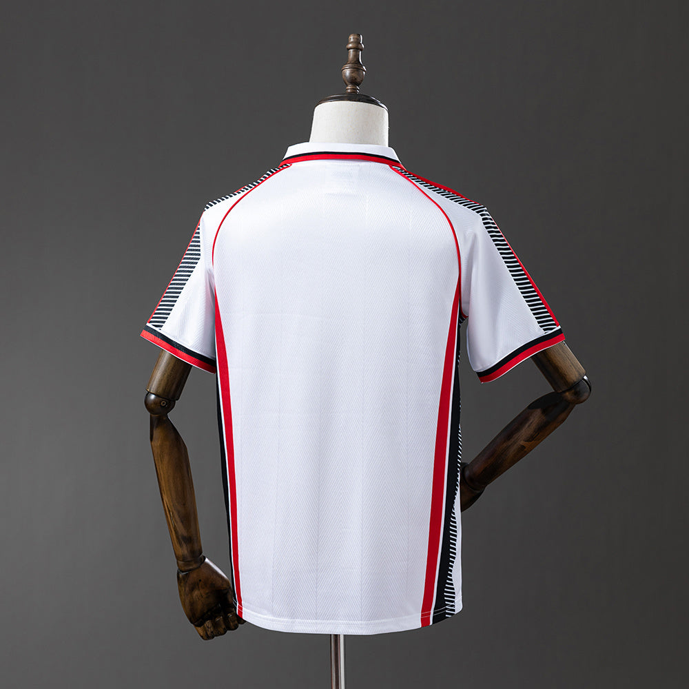 Camiseta retro AC Milan 1997/98 tercera equipación negra detalle escudo – Cortita y al Pie