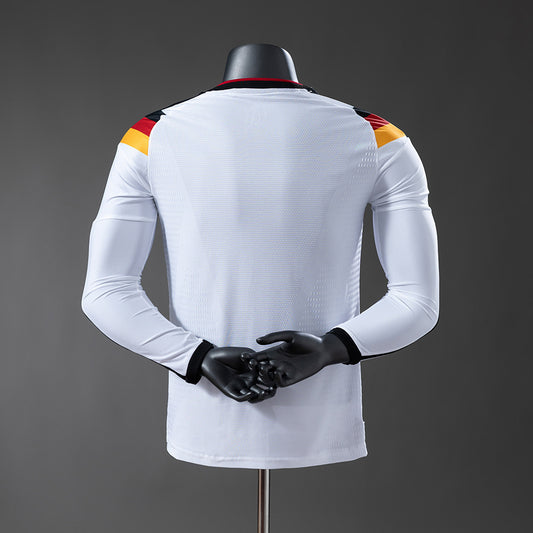 Camiseta Alemania Mundial 2026 primera equipación versión jugador manga larga detalle – Cortita y al Pie