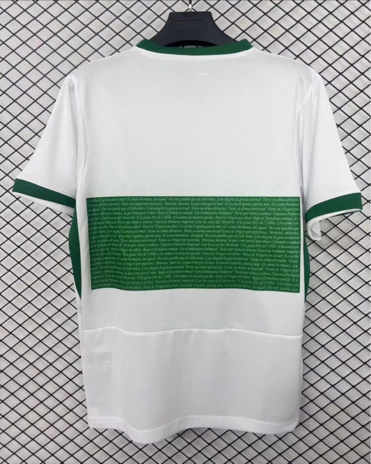 Camiseta Elche 2025/26 primera equipación versión fan detalle escudo – Cortita y al Pie