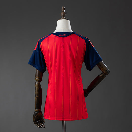 Camiseta España Mundial 2026 primera equipación versión fan mujer detalle – Cortita y al Pie