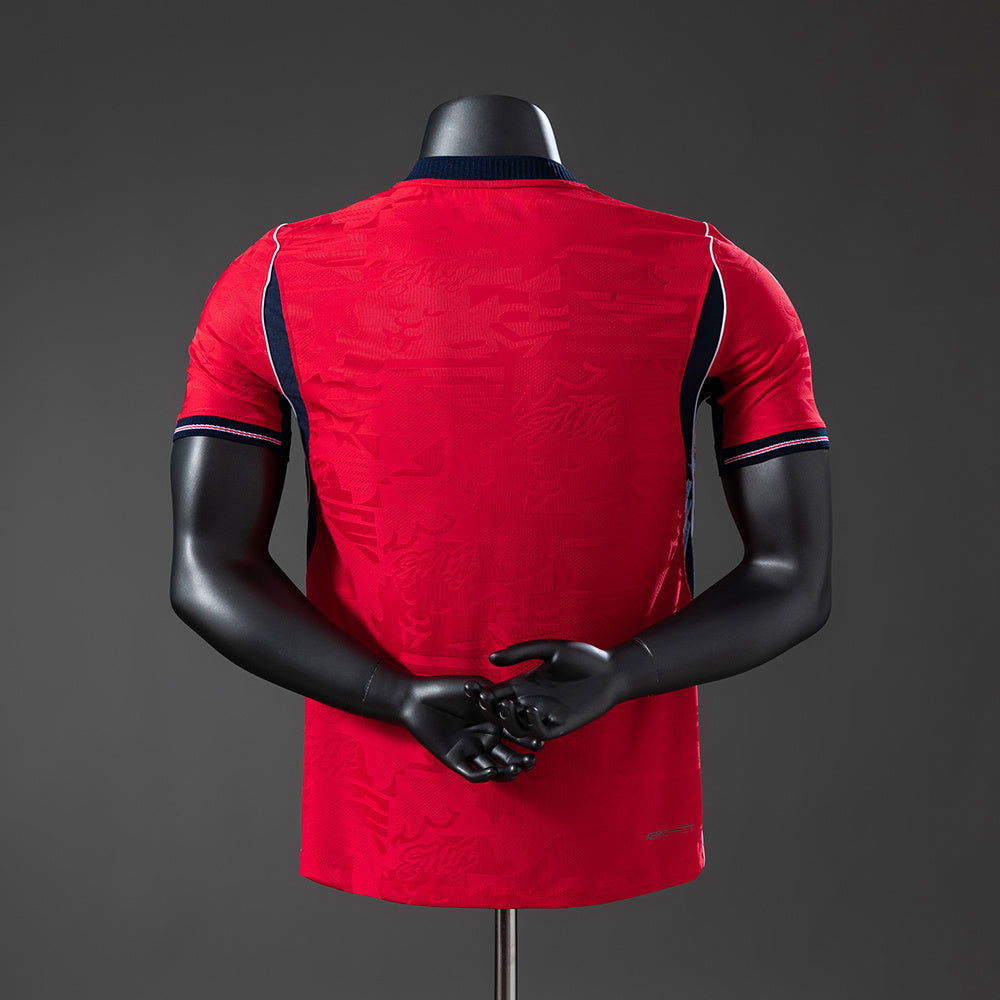 Camiseta Inglaterra Mundial 2026 segunda equipación versión jugador roja detalle – Cortita y al Pie