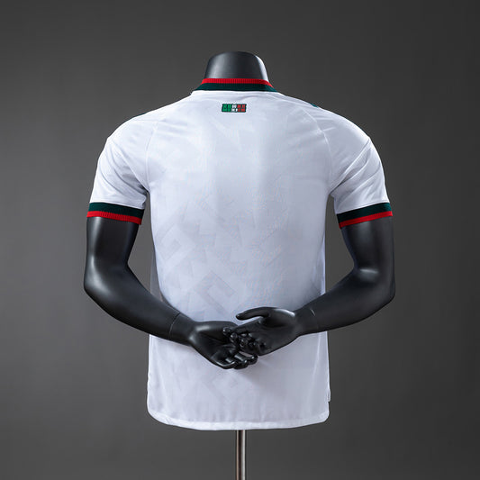 Camiseta México Mundial 2026 segunda equipación versión jugador detalle escudo – Cortita y al Pie