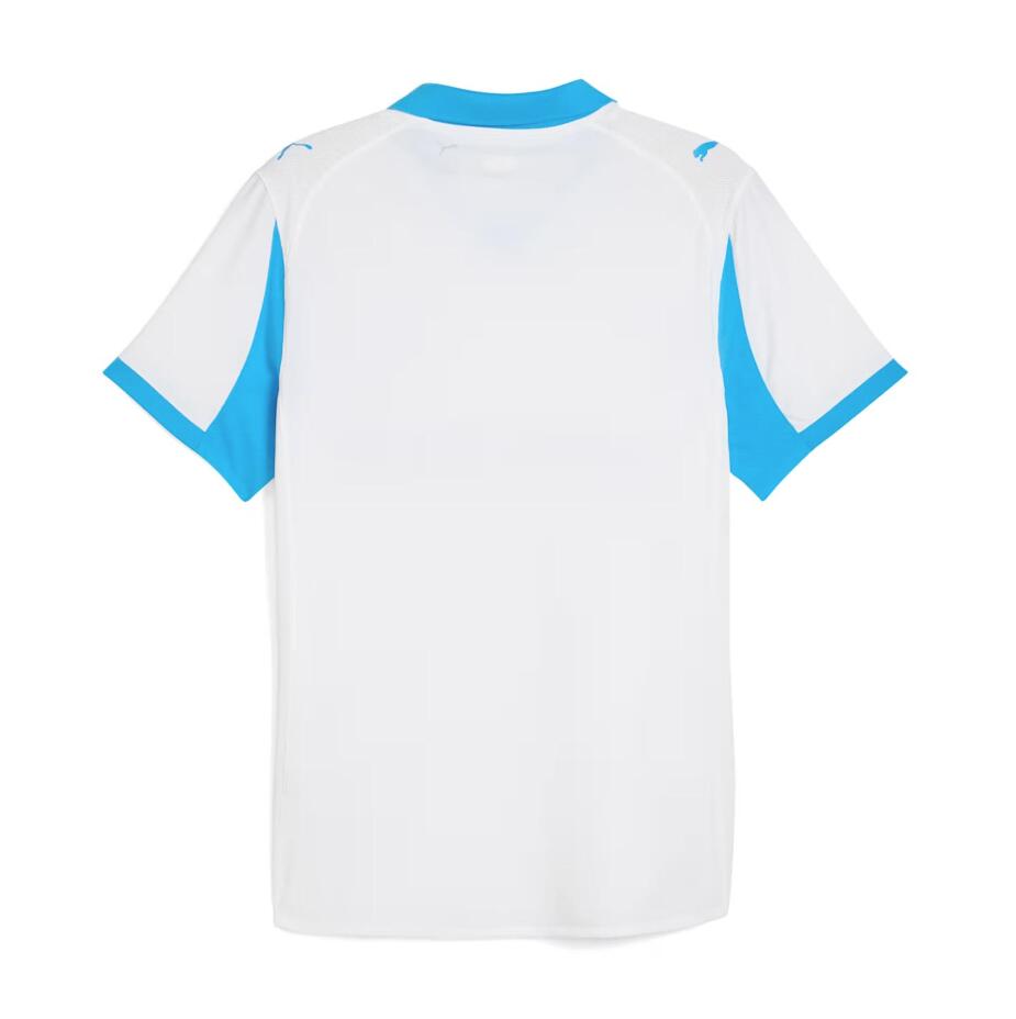 Camiseta Olympique de Marsella 2025/26 primera equipación versión fan detalle escudo – Cortita y al Pie