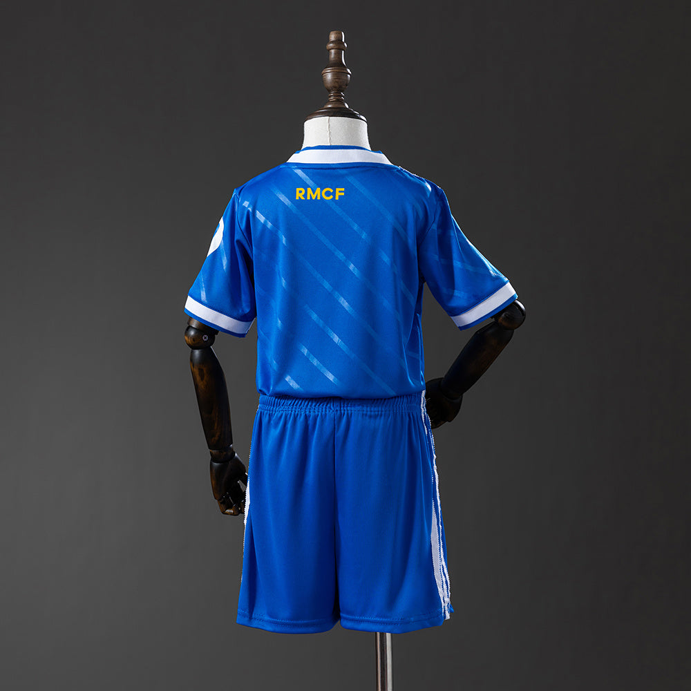 Camiseta Real Madrid 2025/26 tercera equipación versión niño negra detalle – Cortita y al Pie