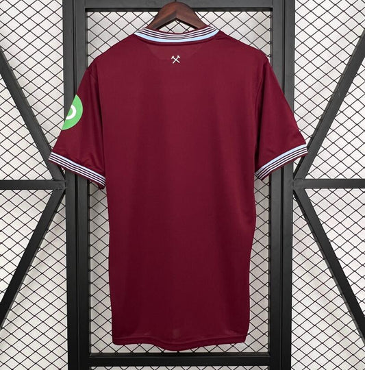 Camiseta West Ham United 2025/26 primera equipación versión fan detalle escudo – Cortita y al Pie