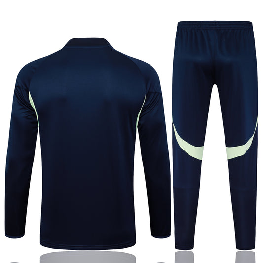 Chándal Real Madrid 2025/26 tercera equipación negro detalle escudo – Cortita y al Pie