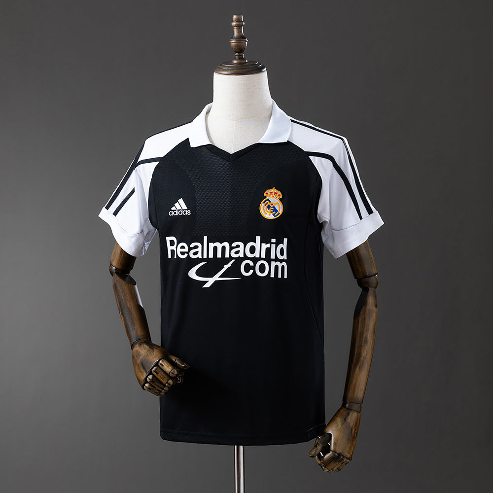 Camiseta retro Real Madrid 2001/02 segunda equipación dorada Galácticos Zidane – Cortita y al Pie