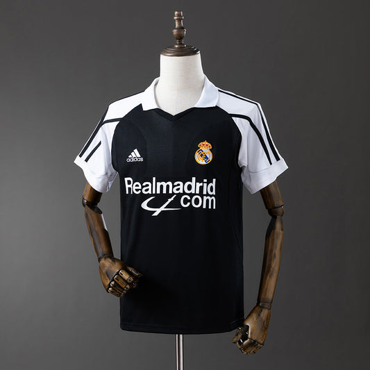 Camiseta retro Real Madrid 2001/02 segunda equipación dorada Galácticos Zidane – Cortita y al Pie