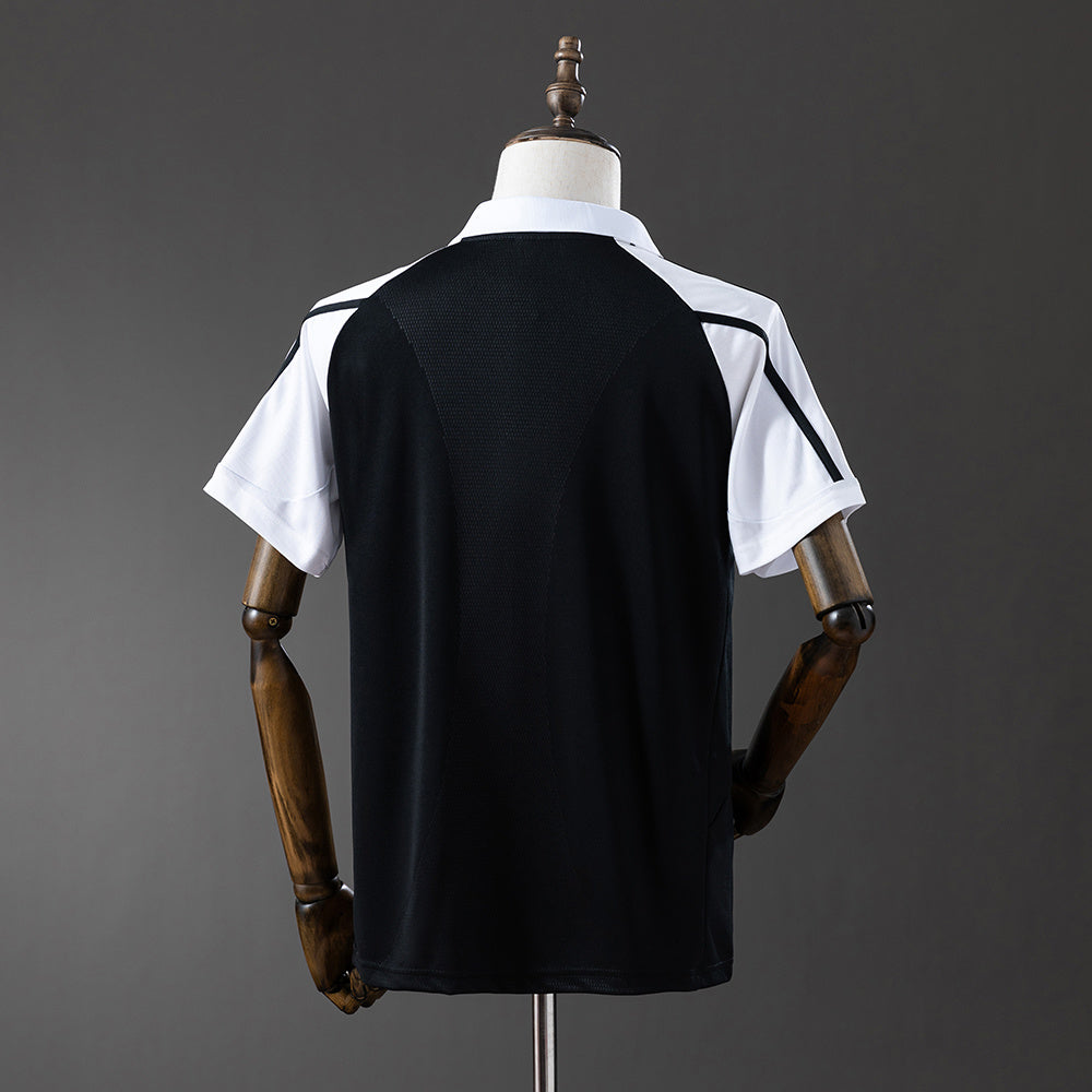 Camiseta retro Real Madrid 2001/02 segunda equipación dorada detalle escudo – Cortita y al Pie