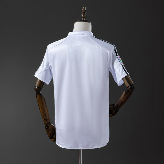 Camiseta retro Real Madrid 2004/05 primera equipación detalle escudo Galácticos – Cortita y al Pie
