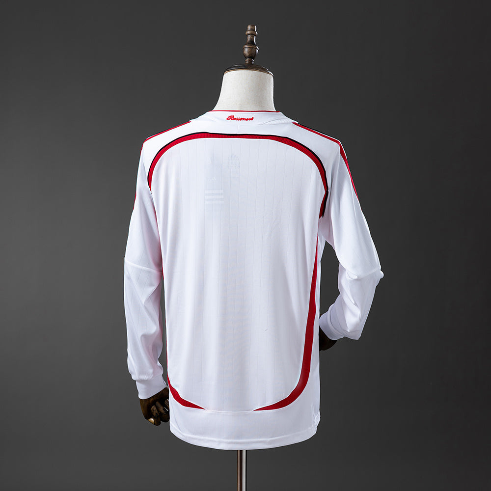 Camiseta retro AC Milan 2006/07 segunda equipación manga larga UCL final detalle – Cortita y al Pie