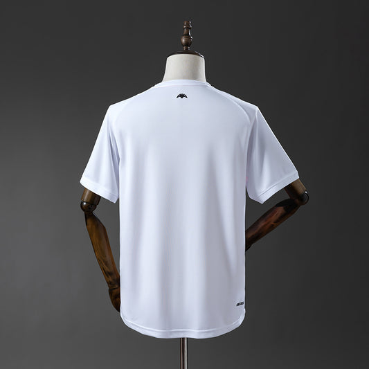 Camiseta retro Valencia CF 2006/07 primera equipación detalle escudo – Cortita y al Pie