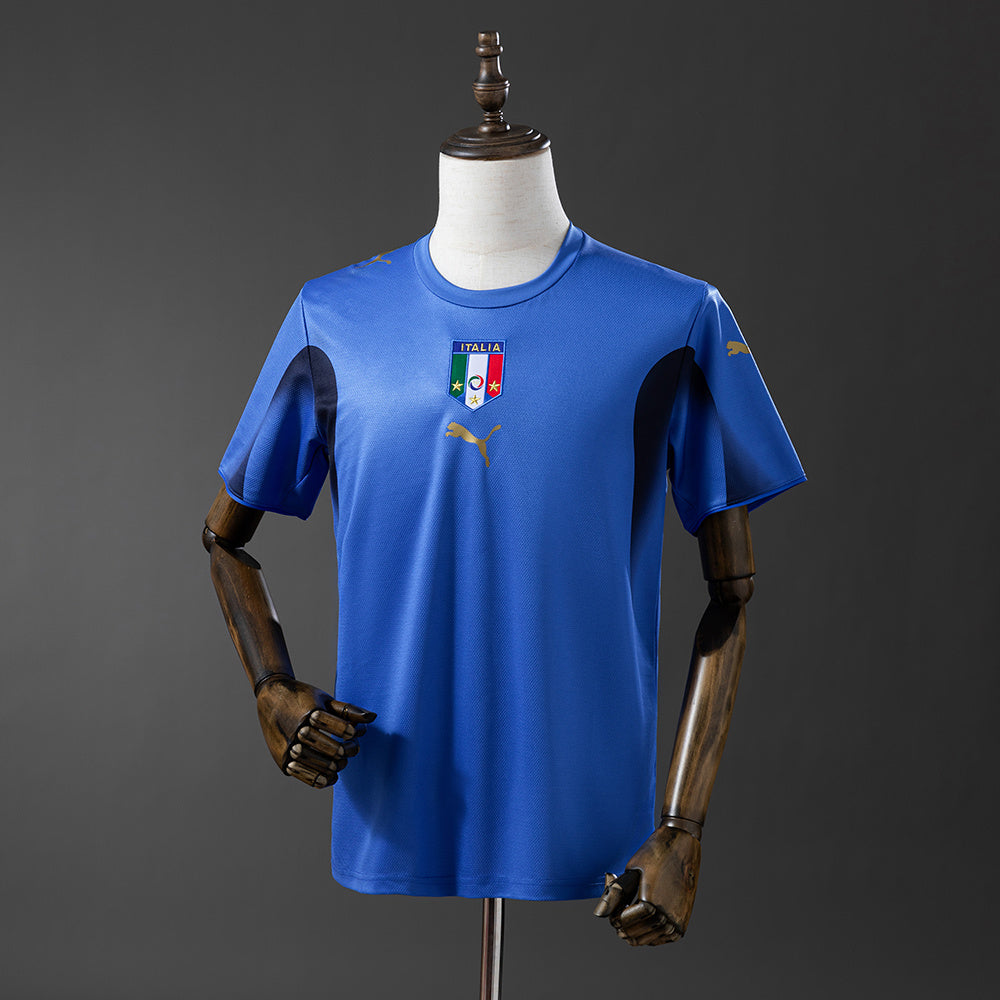 Camiseta retro Italia 2006 primera equipación azul campeón del mundo Totti Cannavaro – Cortita y al Pie