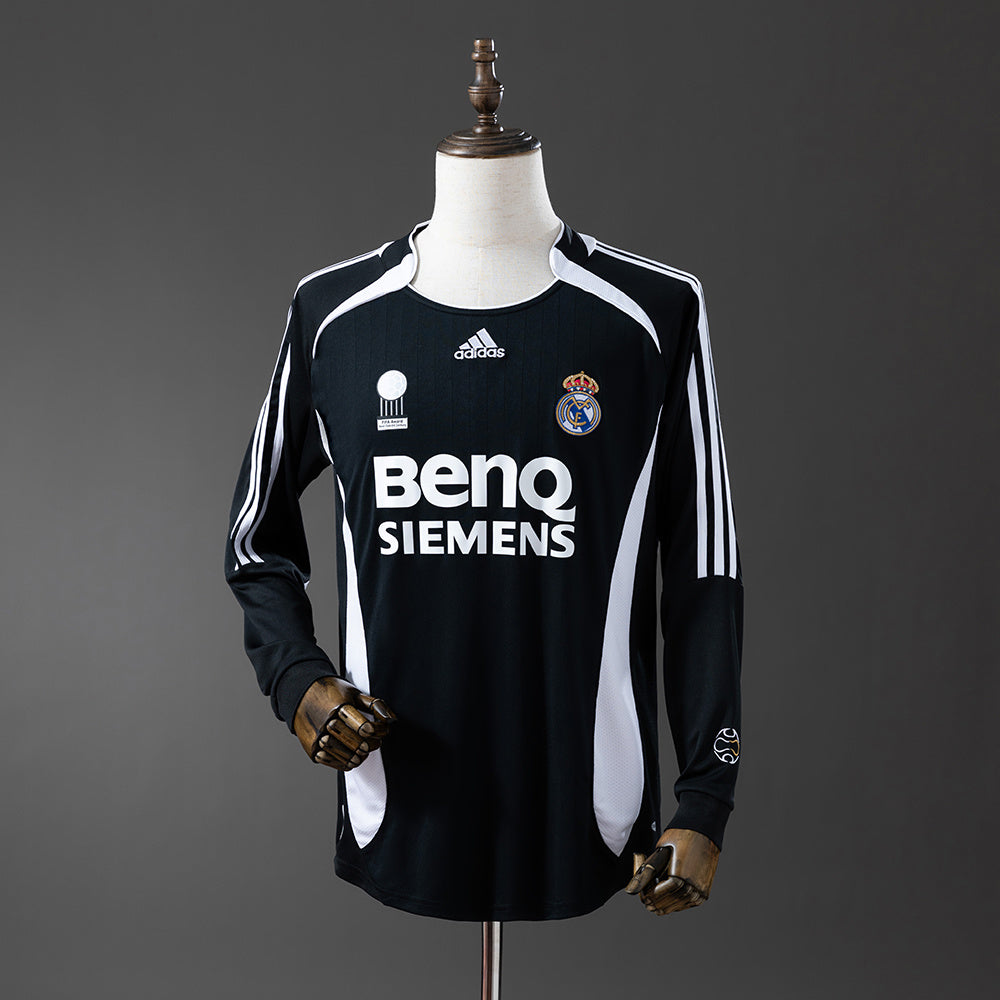 Camiseta retro Real Madrid 2006/07 segunda equipación manga larga lila LaLiga – Cortita y al Pie