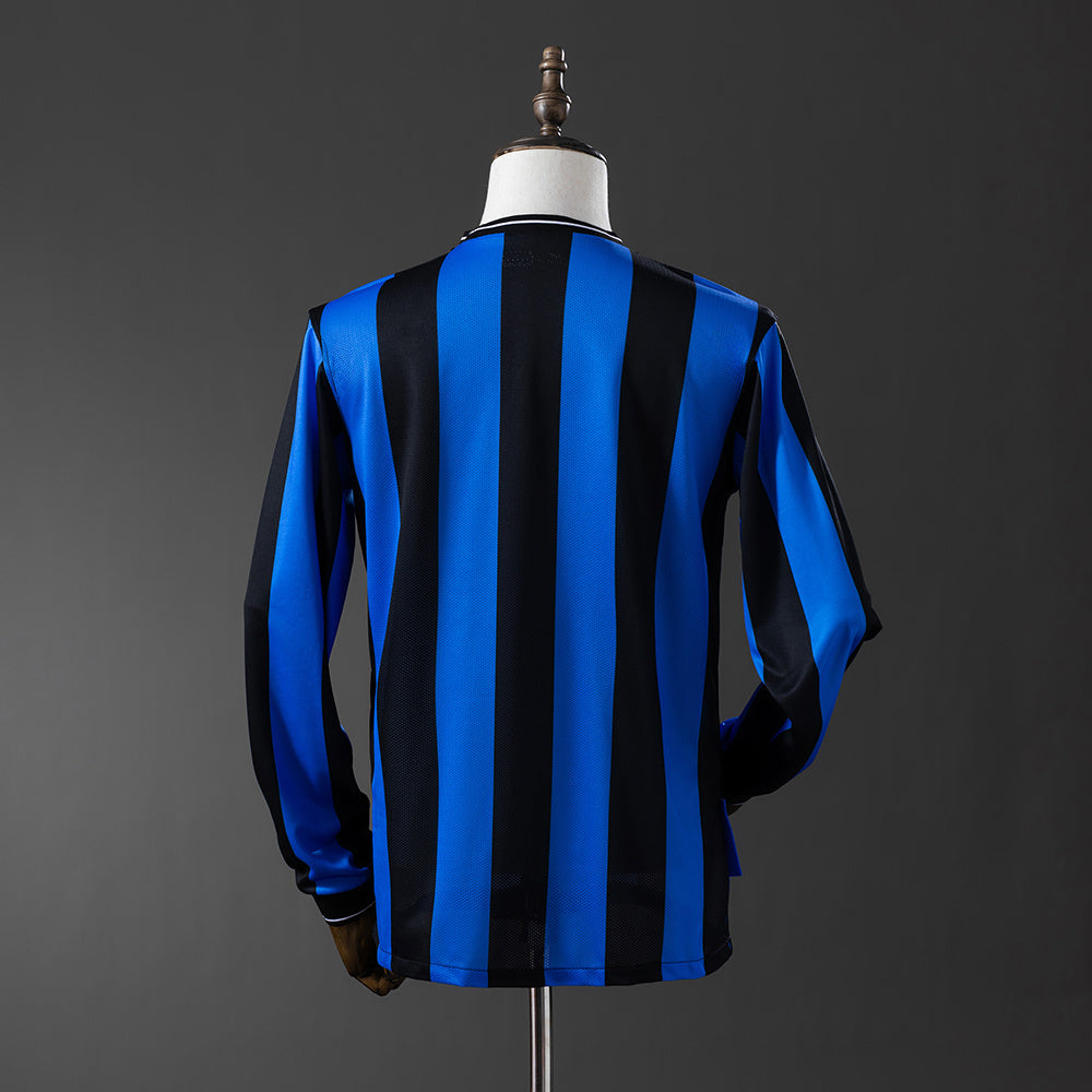 Camiseta retro Inter de Milán 2009/10 primera equipación manga larga detalle escudo – Cortita y al Pie