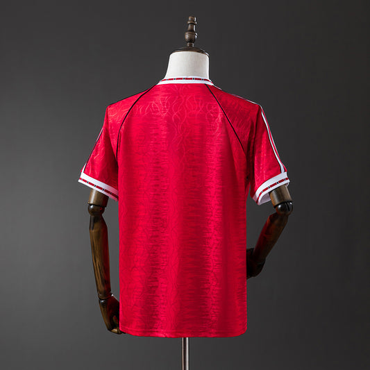 Camiseta retro Manchester United 1991/92 primera equipación detalle escudo clásico – Cortita y al Pie