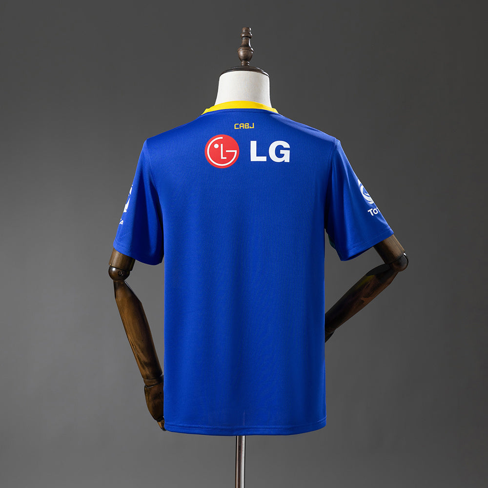 Camiseta retro Boca Juniors 2010/11 primera equipación detalle escudo xeneize – Cortita y al Pie