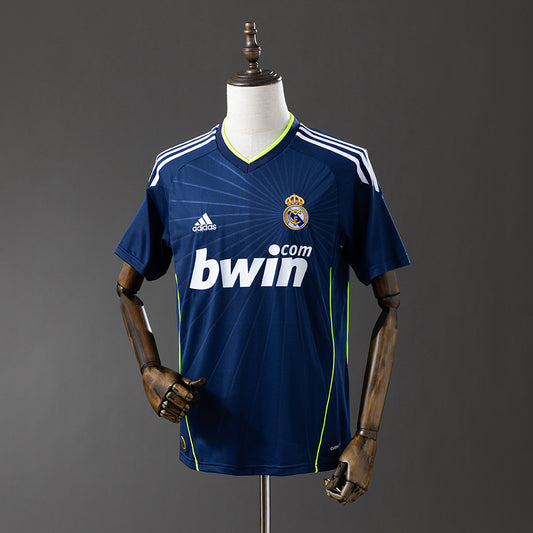 Camiseta retro Real Madrid 2010/11 segunda equipación negra CR7 Mourinho LaLiga – Cortita y al Pie