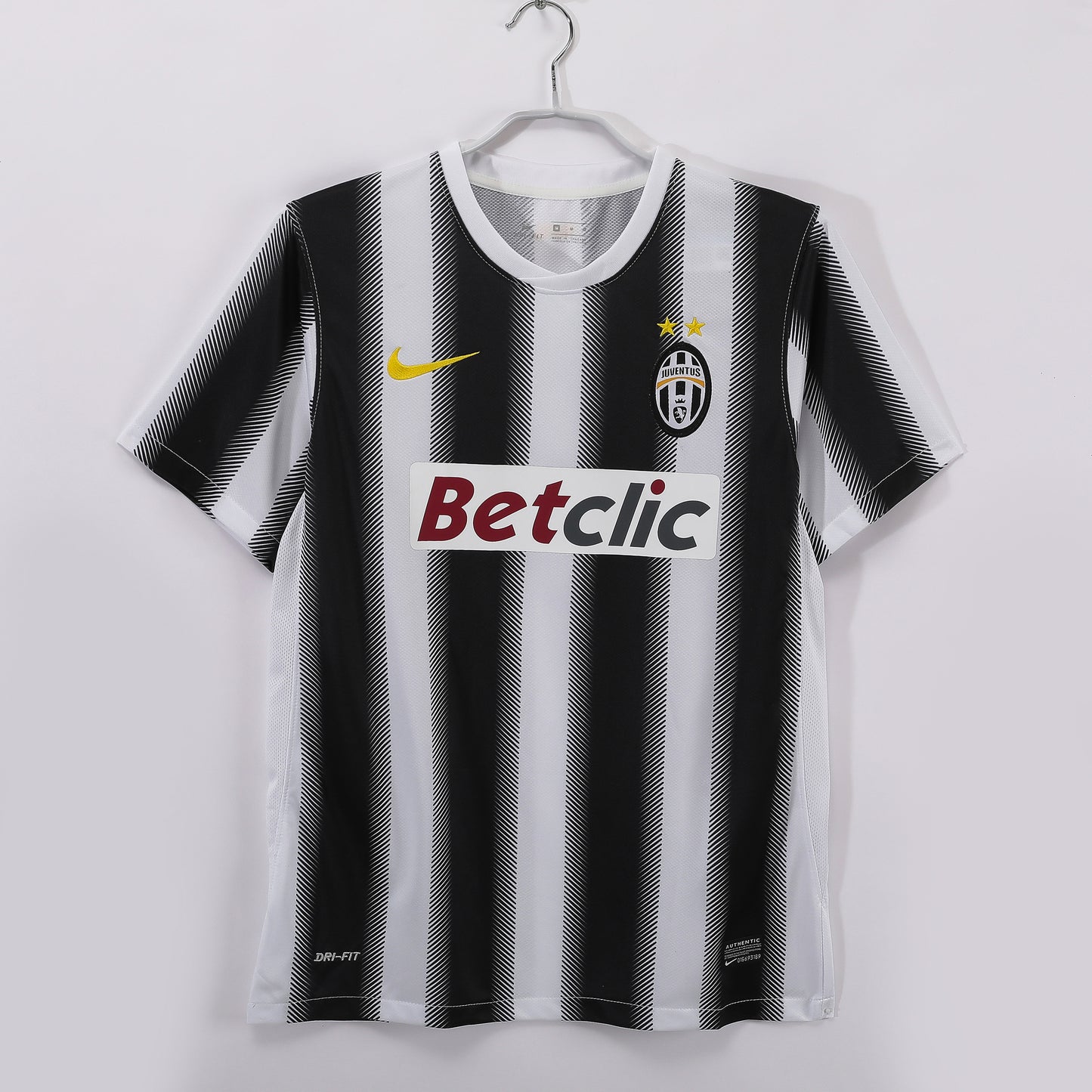 Camiseta retro Juventus 2011/12 primera equipación bianconera Pirlo Vidal Serie A – Cortita y al Pie