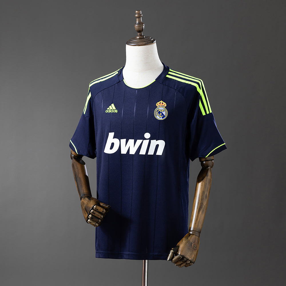Camiseta retro Real Madrid 2012/13 segunda equipación lila CR7 Mourinho LaLiga – Cortita y al Pie