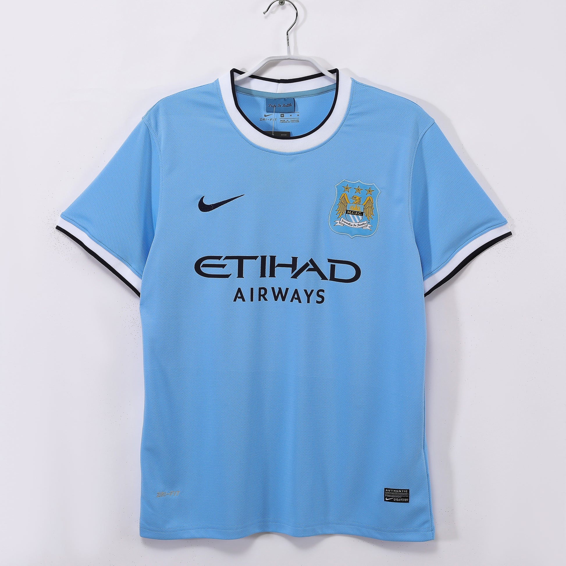 Camiseta retro Manchester City 2013/14 primera equipación celeste Agüero Kompany Premier – Cortita y al Pie