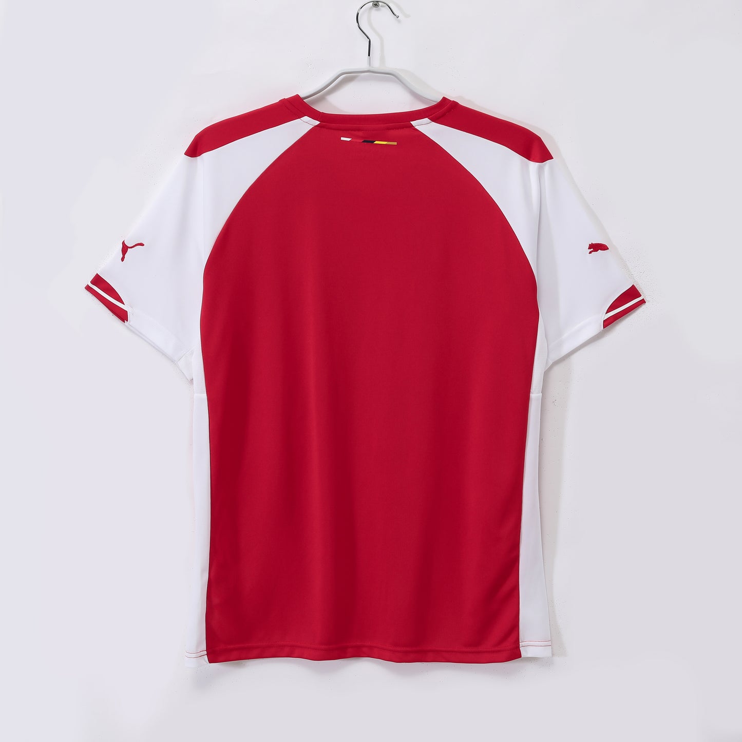 Camiseta retro Arsenal 2014/15 primera equipación detalle escudo – Cortita y al Pie