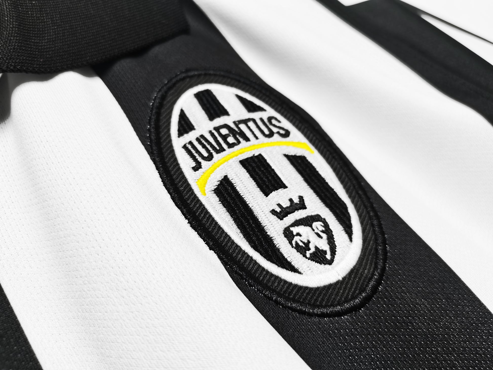Camiseta retro Juventus 2014/15 primera equipación lateral bianconeri – Cortita y al Pie