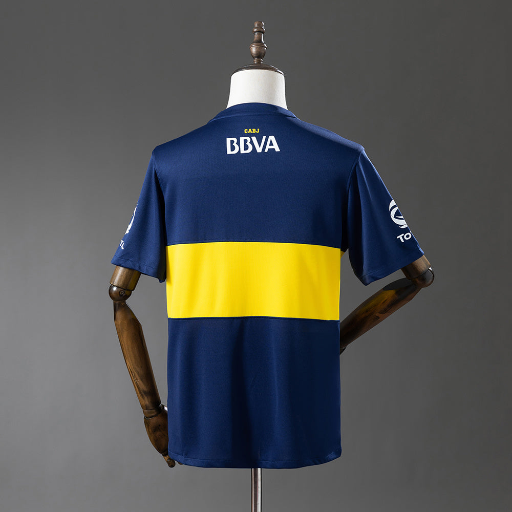 Camiseta retro Boca Juniors 2014/15 primera equipación detalle escudo xeneize – Cortita y al Pie