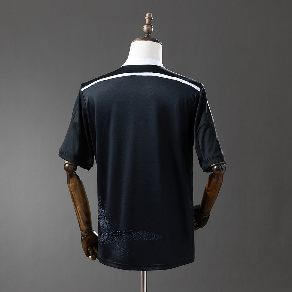 Camiseta retro Real Madrid 2014/15 segunda equipación detalle post-Décima – Cortita y al Pie
