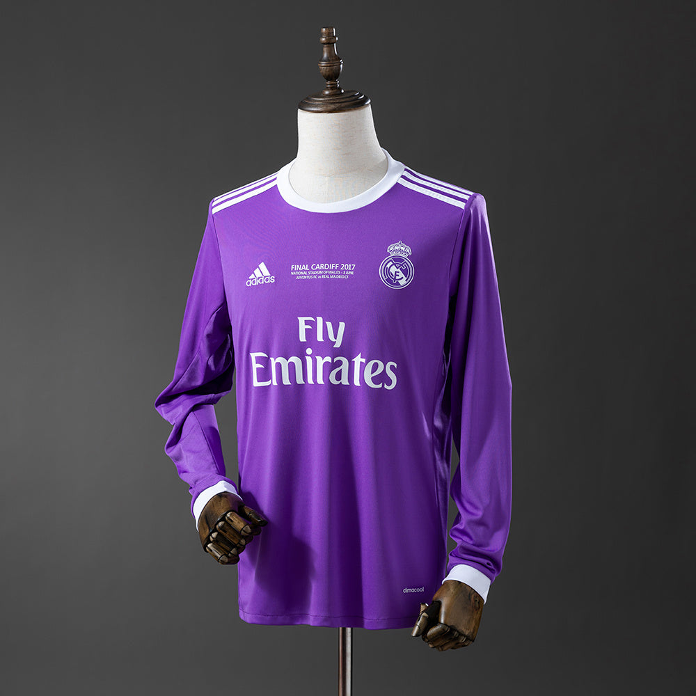 Camiseta retro Real Madrid 2016/17 segunda equipación manga larga final Cardiff – Cortita y al Pie