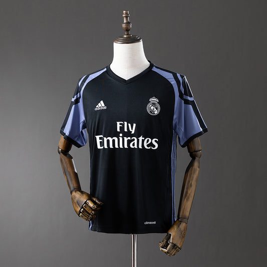Camiseta retro Real Madrid 2016/17 tercera equipación Duodécima Champions – Cortita y al Pie