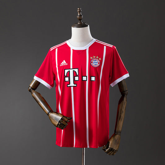 Camiseta retro Bayern Múnich 2017/18 primera equipación roja Lewandowski Bundesliga – Cortita y al Pie
