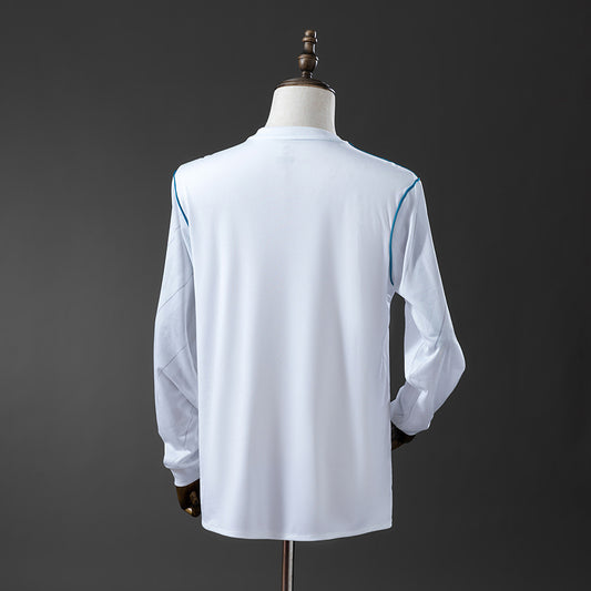 Camiseta retro Real Madrid 2017/18 primera equipación manga larga detalle escudo – Cortita y al Pie