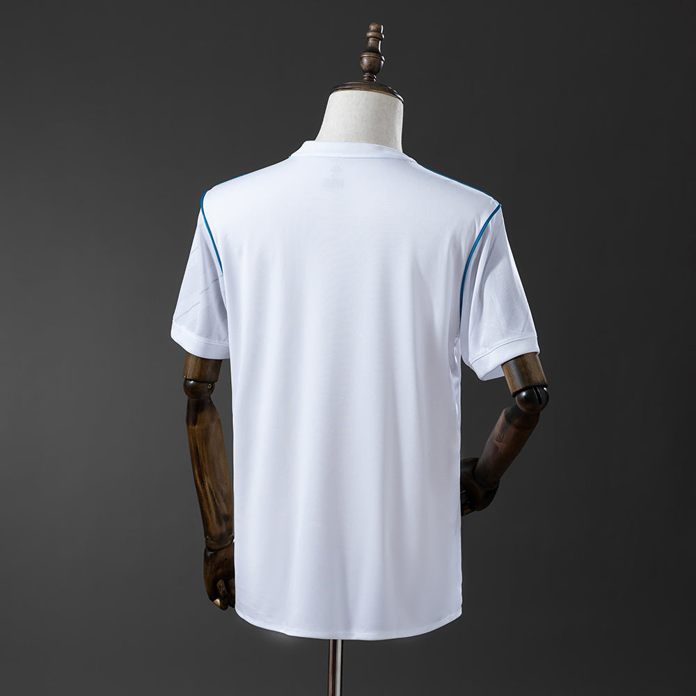 Camiseta retro Real Madrid 2017/18 primera equipación blanca detalle escudo – Cortita y al Pie