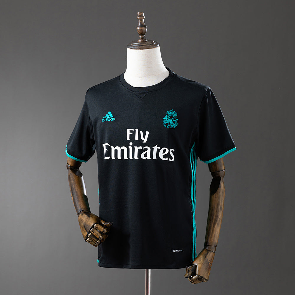 Camiseta retro Real Madrid 2017/18 segunda equipación Decimotercera Champions Cristiano – Cortita y al Pie
