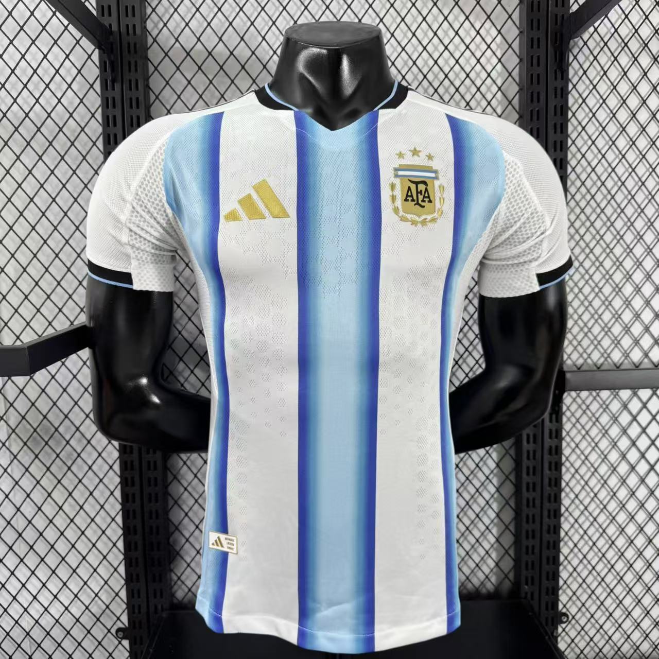 Camiseta Argentina 2025/26 primera equipación versión jugador azul celeste Messi – Cortita y al Pie