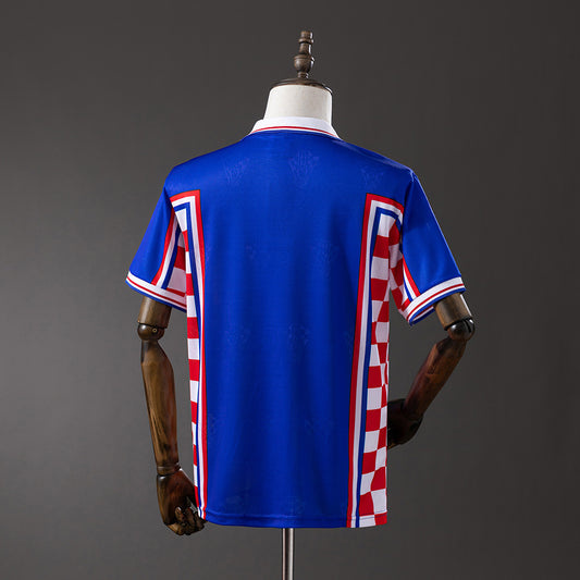 Camiseta retro Croacia 1998 segunda equipación detalle escudo cuadros – Cortita y al Pie