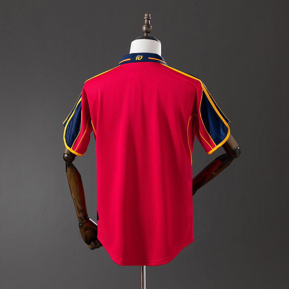Camiseta retro España 2000 primera equipación detalle escudo RFEF Eurocopa – Cortita y al Pie