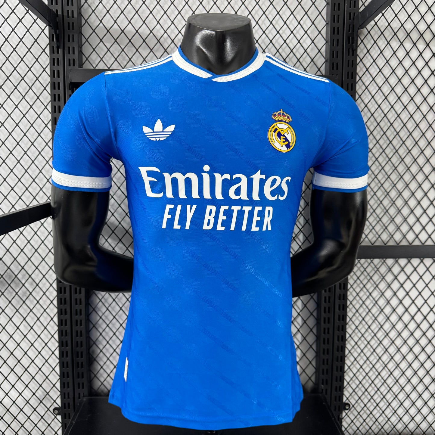 Camiseta Real Madrid 2025/26 tercera equipación versión jugador negra Bernabéu – Cortita y al Pie